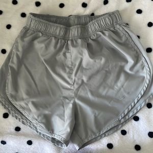 Nike women’s tempo running short - XS